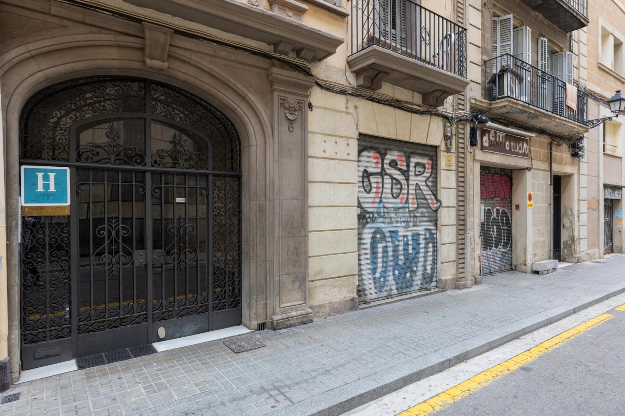 Hotel Lyon Barcelona Exterior photo